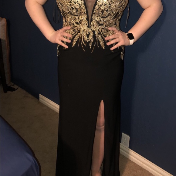 Dress - Picture 2 of 5
